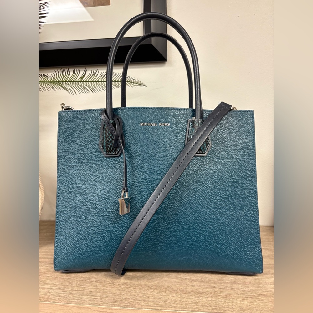 Michael Kors Mercer Large Accordion Blue Tote